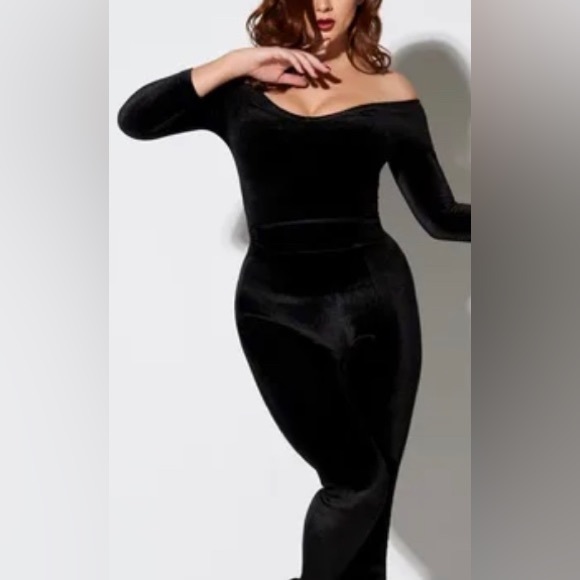 ✨⚡️💥Black Velvet Catsuit with Stacked Legs - Picture 13 of 14